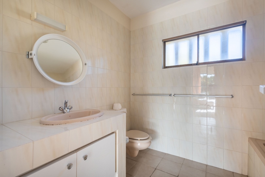 4 Bedroom Property for Sale in Bowtie Western Cape